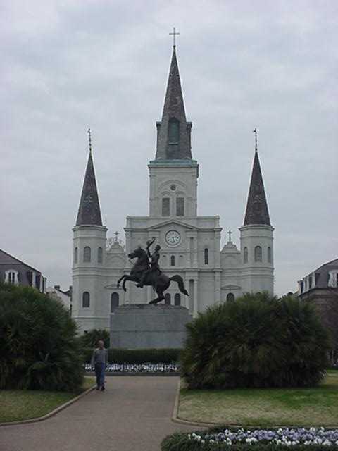 St.Louis.jpg: Jackson Square in New Orleans on a quiet morning.